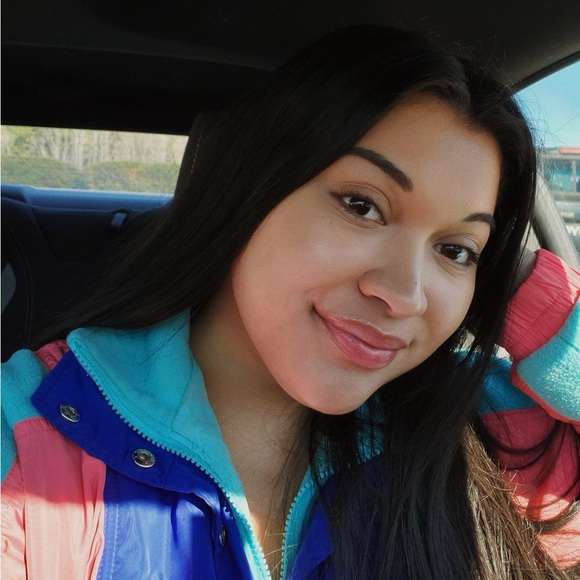 Meet your Posher, Brittney - Picture 1 of 1